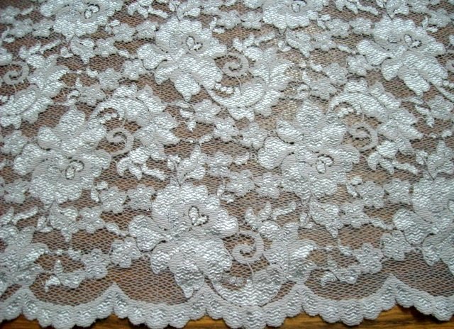 1.Silver-Grey Dulu Lace